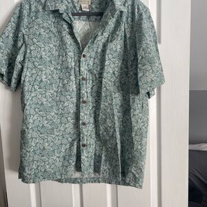 Men's Green LL BEAN seashell Print Shirt size medium 100% cotton teal